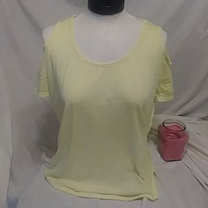 Derek Heart ❤ shirt 👕 Pastel Yellow cold shoulde